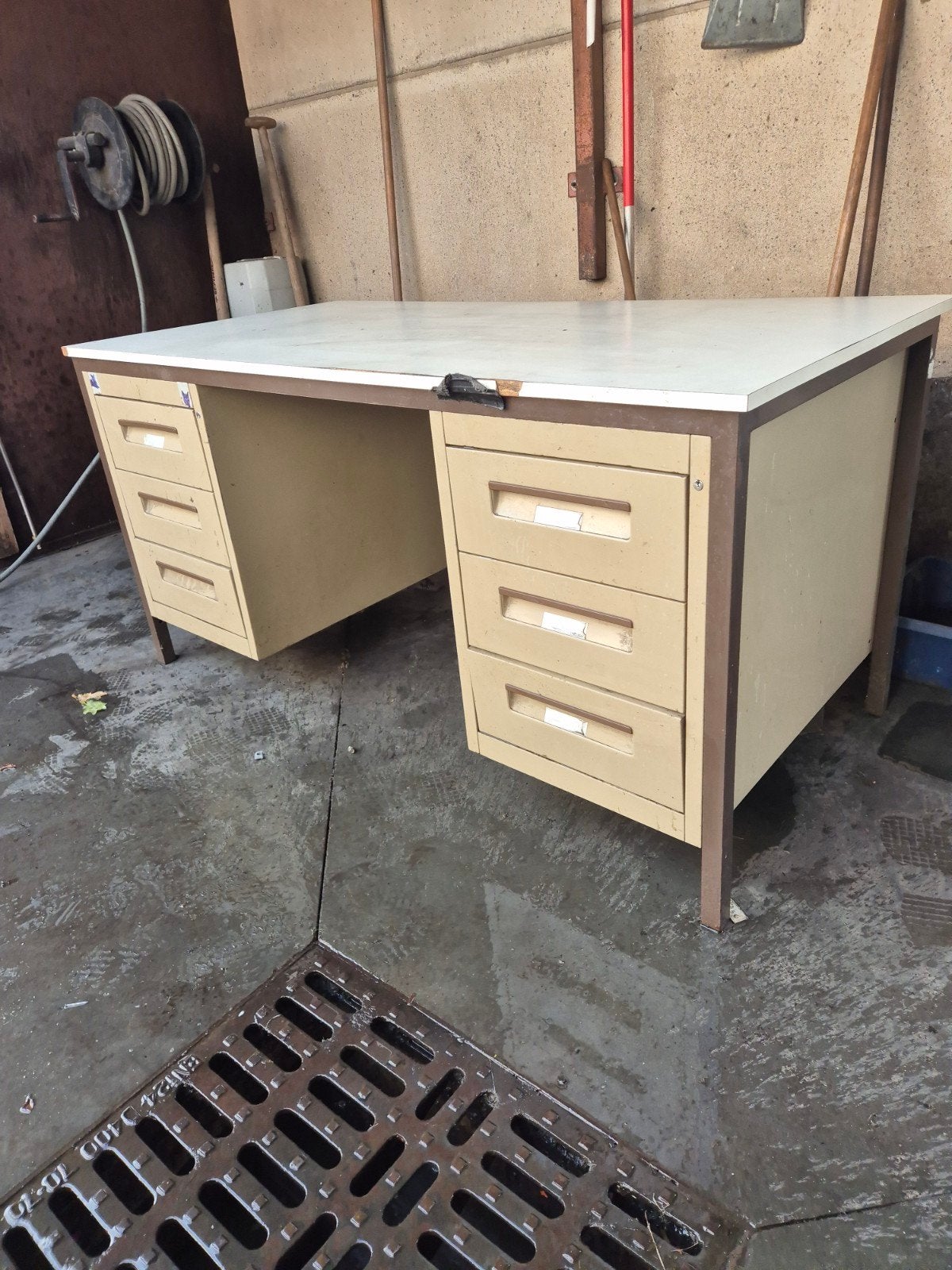 gratis bureau voor in werkkot, Enlèvement