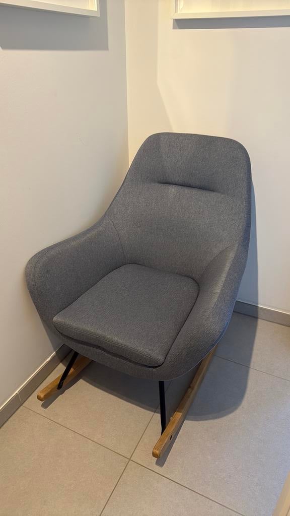 Schommelstoel in uitstekende staat, Ophalen, Zo goed als nieuw