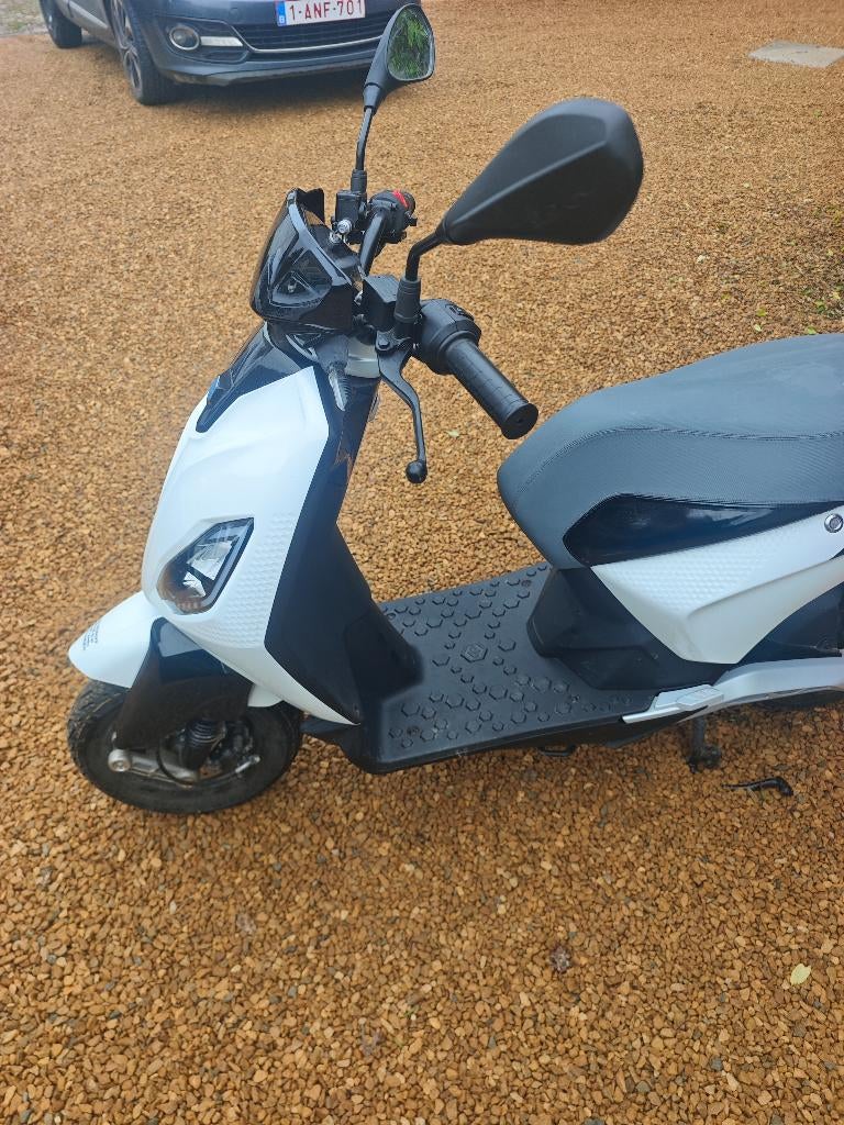 Scooter Piaggio 1 électrique , 1.2kw, Vélos & Vélomoteurs, Comme neuf, Enlèvement, Électrique
