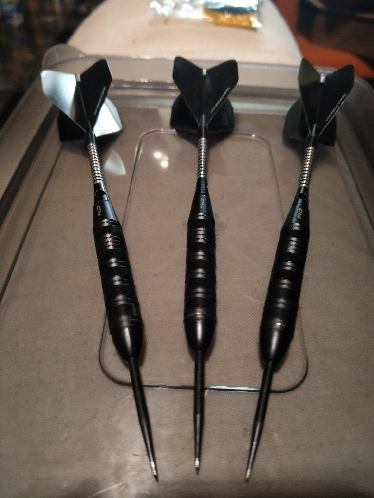 Darts pijltjes set van 2, Sport en Fitness, Darts, Ophalen, Gebruikt, Flights