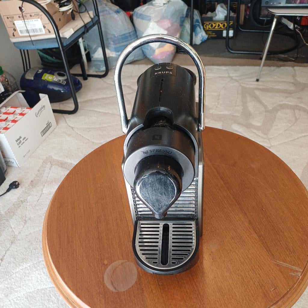 A vendre machine a café nespresso, Electroménager, Machine à espresso, Comme neuf, Enlèvement, Dosettes et capsules de café