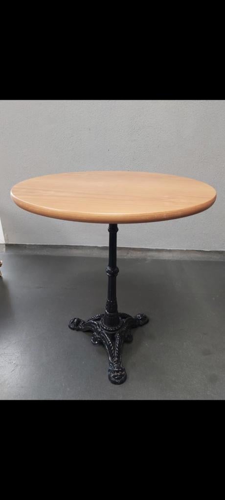Prachtige bijzet tafel met gietijzeren voet  !, Enlèvement ou Envoi