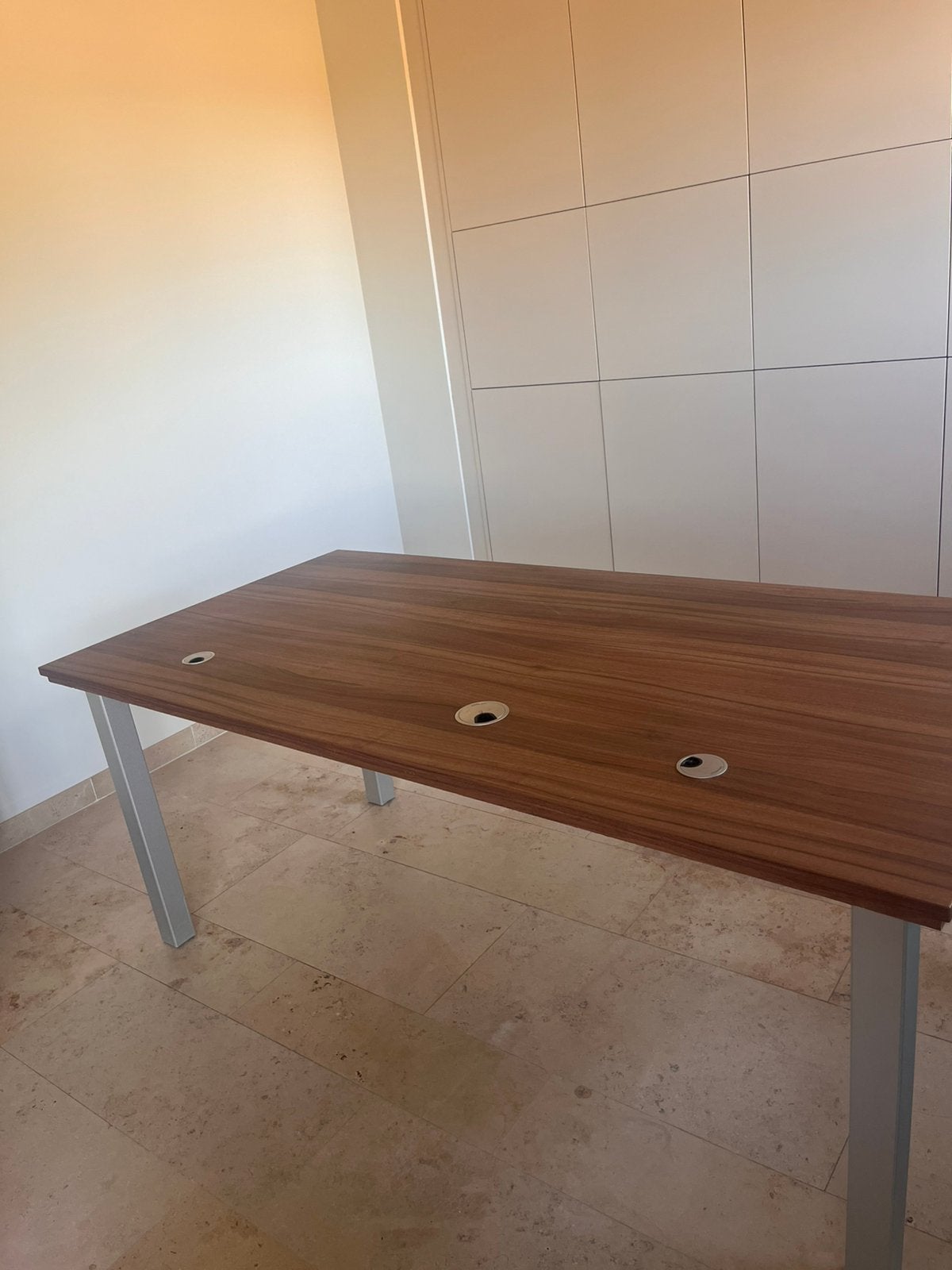 Bureau te geef, Ophalen, Zo goed als nieuw