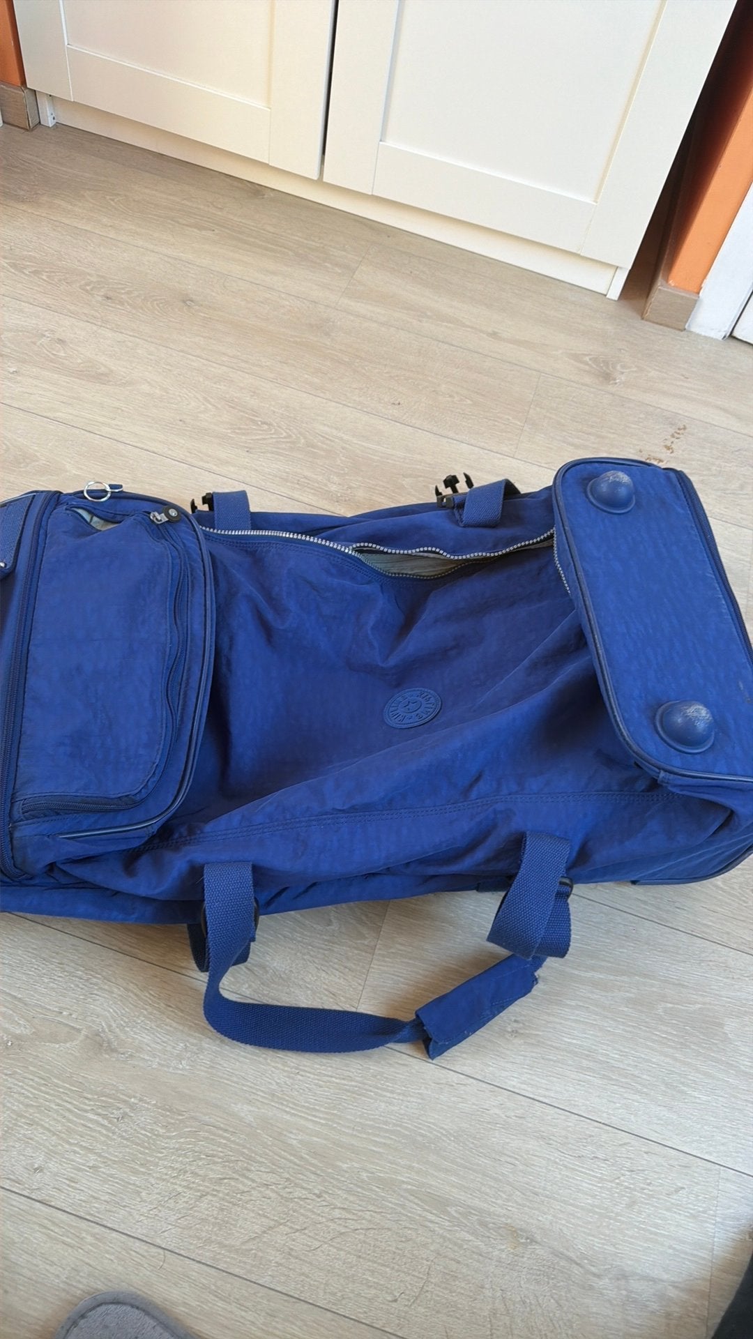 Grande Valise kipling, Bijoux, Sacs & Beauté, Enlèvement, Comme neuf
