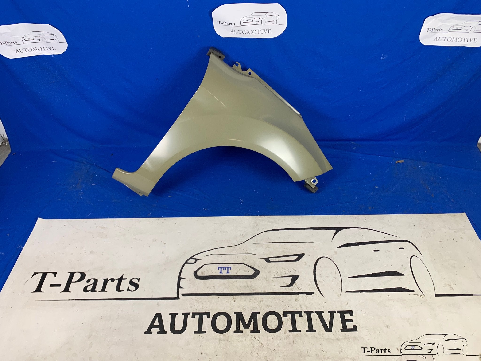 Ford fiesta mk7 rechts zijscherm spotbord voorscherm nieuw 2, Info@fabrikant.eu, Fabrikant BV, Nieuw, Ford
