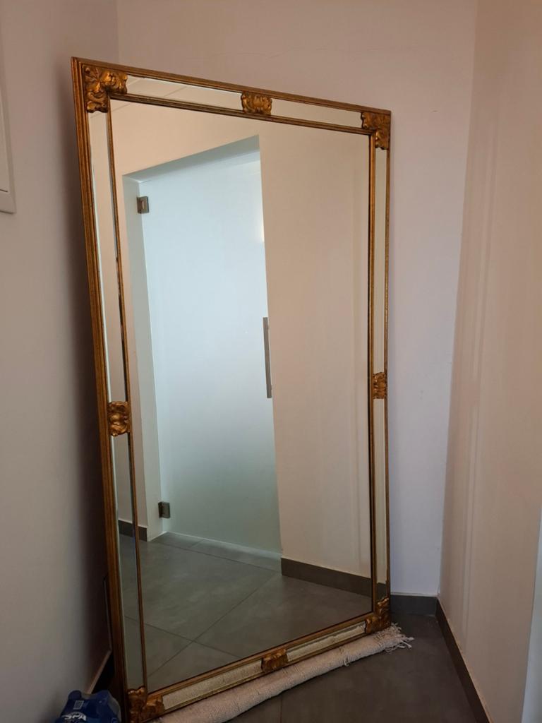 Spiegel De Knudt, geslepen spiegel met goudkleurige rand., Ophalen