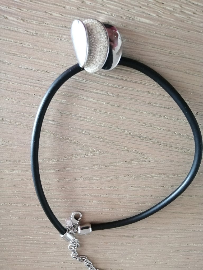 VICTORIA ketting met strass, Handtassen en Accessoires, Kettingen, Overige materialen, Ophalen of Verzenden, Zo goed als nieuw