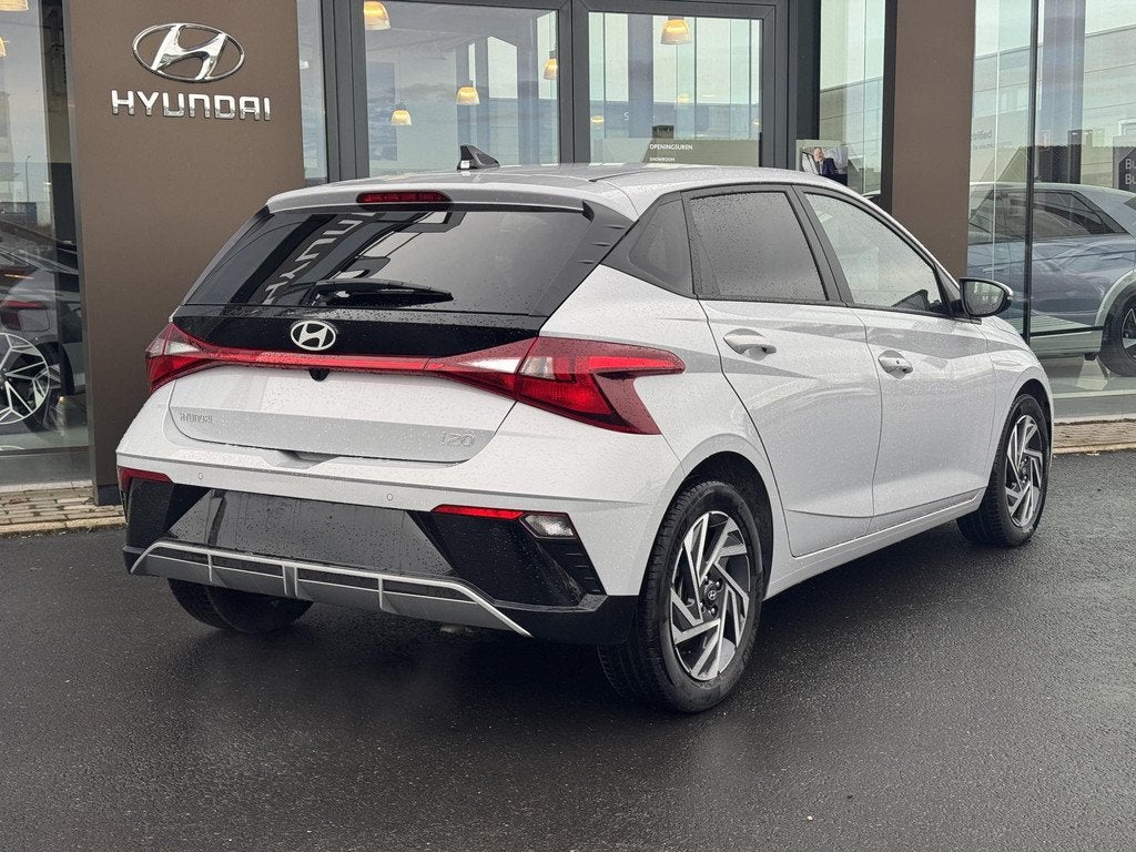 Hyundai i20 1.0 T-GDi 48V 7-DCT 74kW Techno | GARANTIE TOT 1, Auto's, Gebruikt, Zwart, 1110 kg, https://public.car-pass.be/vhr/5c375e81-90cf-481a-818d-1480433cb3e4