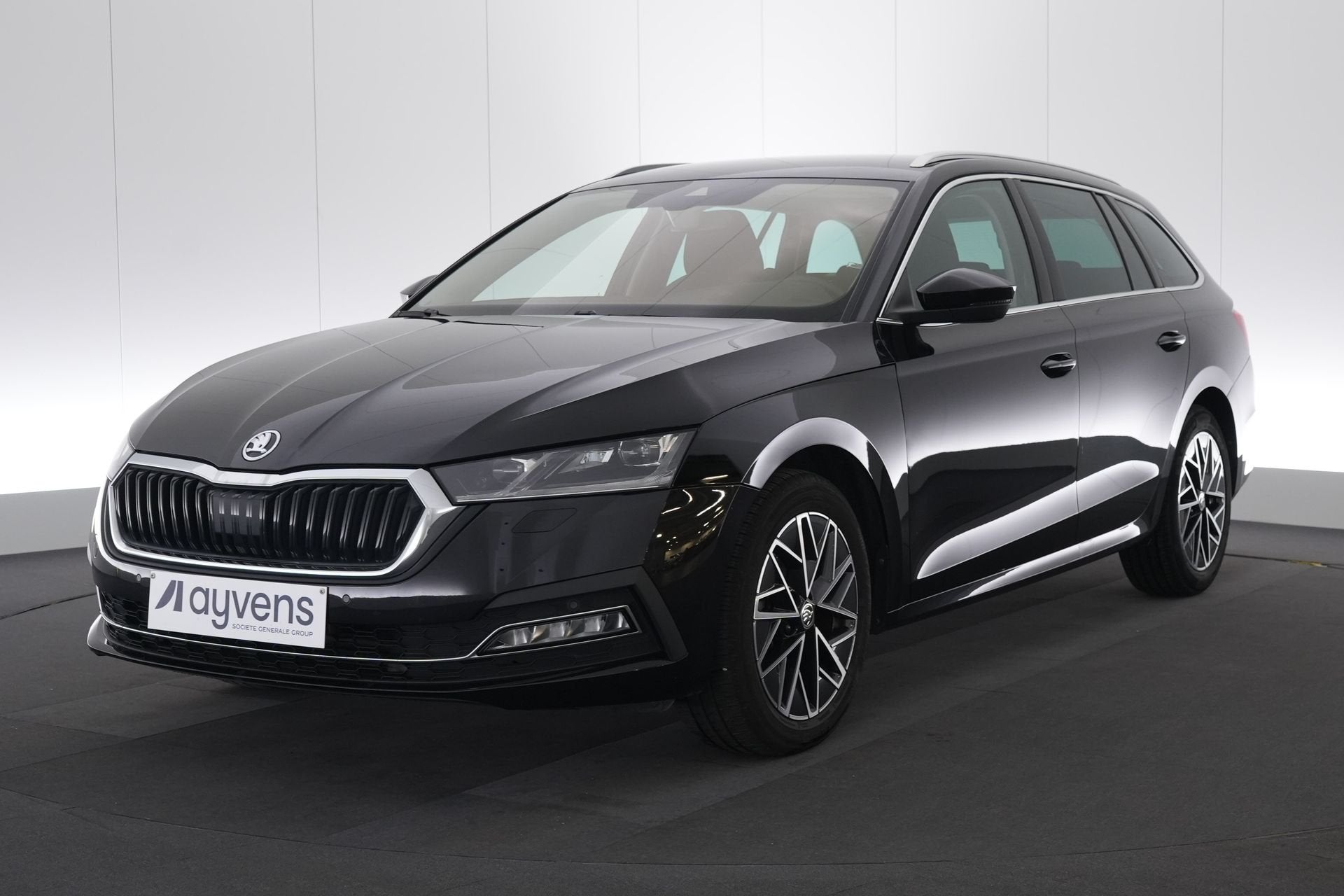 (2CFH205) SKODA OCTAVIA COMBI, Autos, Entreprise, Carnet d'entretien, 5 portes, Automatique