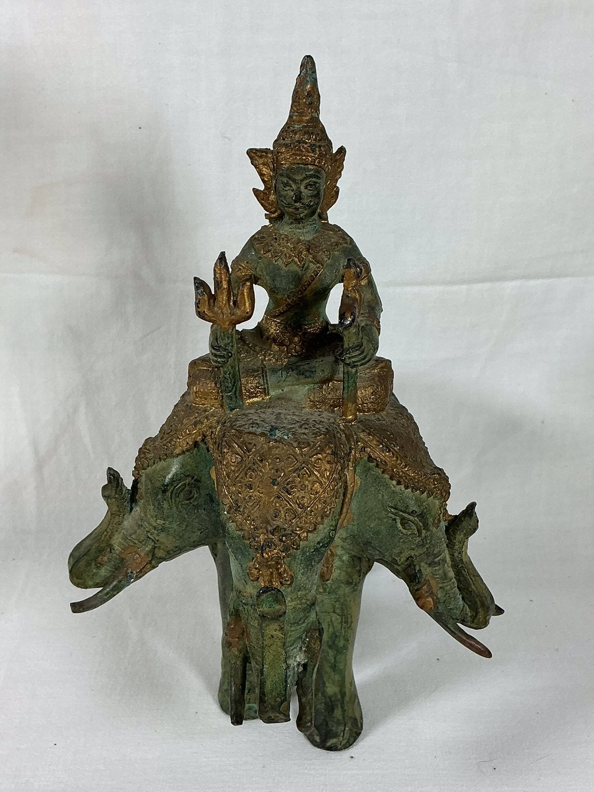 Statue hindoue khmère en bronze doré d'Indra Airavata, Enlèvement ou Envoi