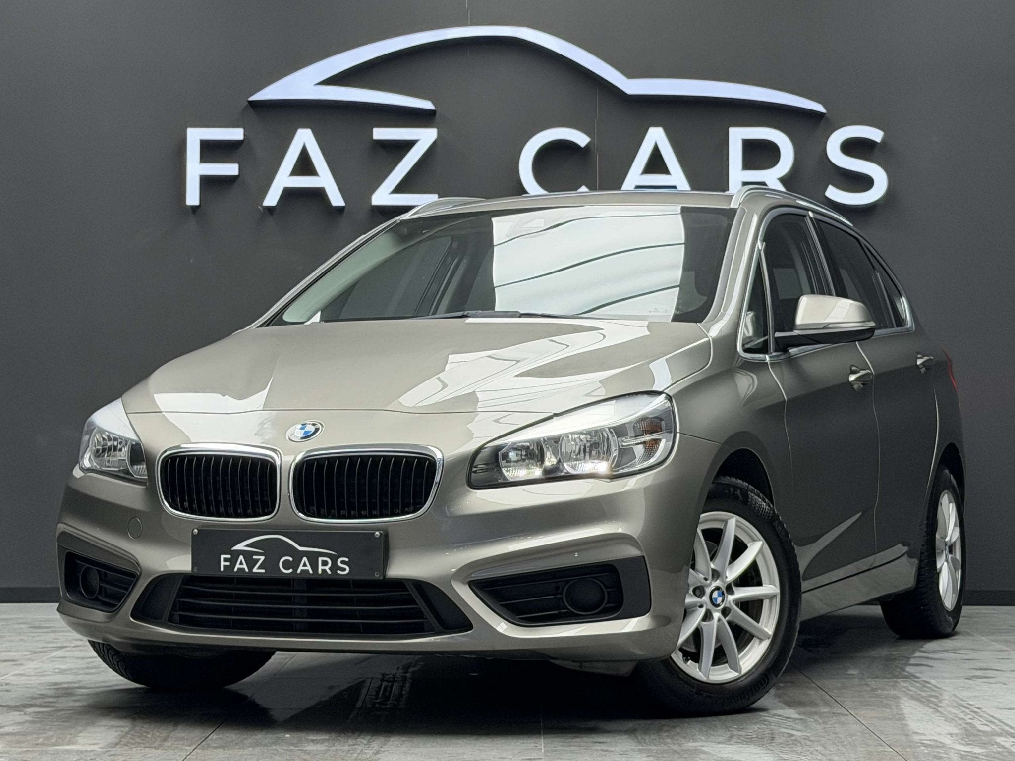 BMW 2 Serie 218 i Active Tourer * 1ER PROP + CLIM + GARANTIE, Auto's, BMW, Stof, Gebruikt, 136 pk, Bedrijf