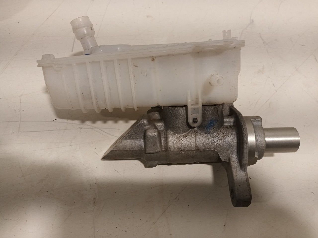Hoofdrem cylinder Mercedes-Benz Citan, Onderdelen@venauto.nl, Van der Ven Autorecycling B.V., Gebruikt, Ettenseweg 76, 4706 PB Roosendaal, The Netherlands