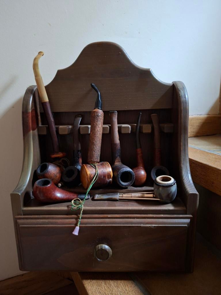 Étagère à pipe, Collections, Enlèvement