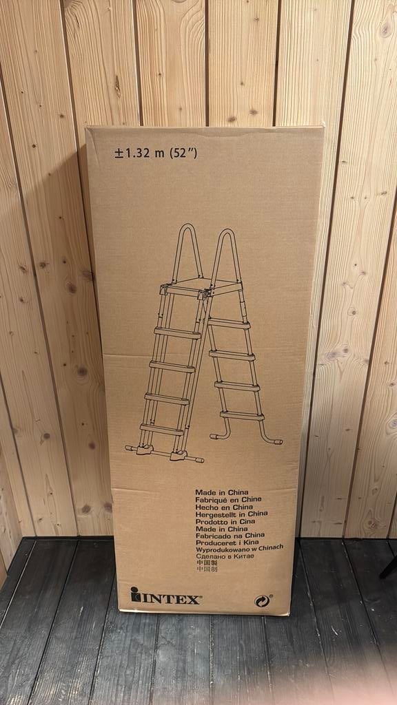 Intex ladder 1,32m hoog, Tuin en Terras, Ophalen, Zo goed als nieuw, Ladder