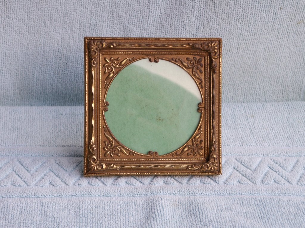 Cadre photo ancien, miniature, rond, médaillon., Neuf, Autres types, Or, Enlèvement ou Envoi