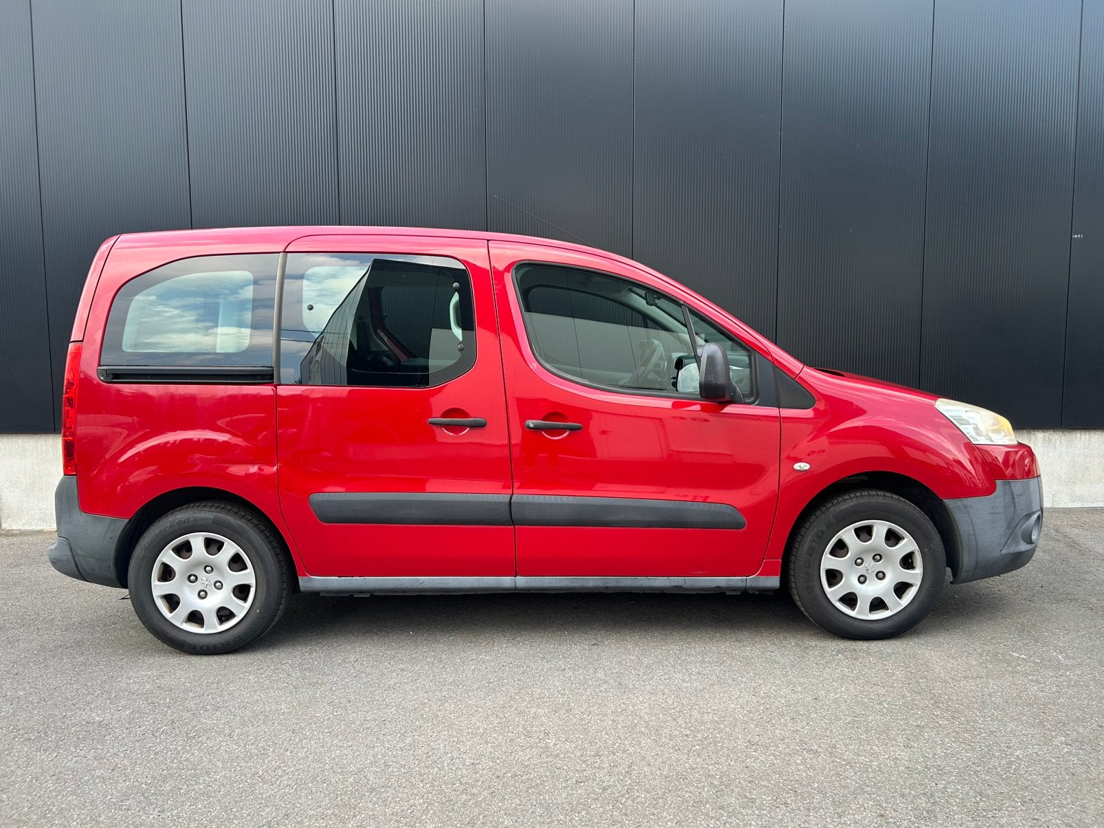 Peugeot Partner Tepee 1.6i / Goede staat, Auto's, Euro 5, Zwart, Bedrijf, Handgeschakeld