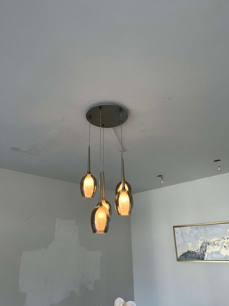 Moderne hanglamp / 5 gerookt/smoke glazen bollen, Huis en Inrichting, Lampen | Hanglampen, Ophalen of Verzenden, Zo goed als nieuw