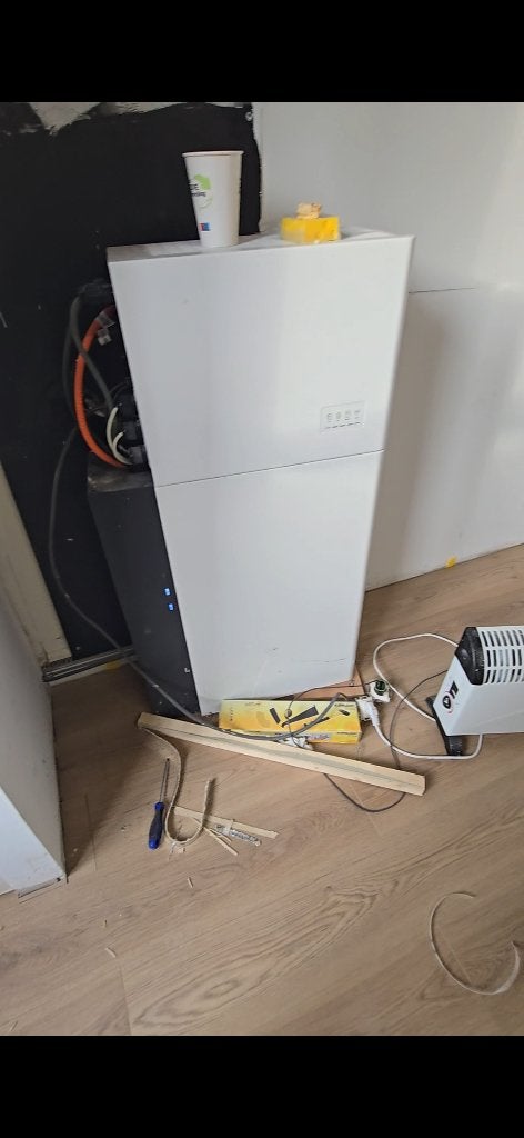 Omvormer 5kw en thuisbatterij  Alpha ess, Ophalen, Zo goed als nieuw, Compleet systeem, Minder dan 100 wattpiek