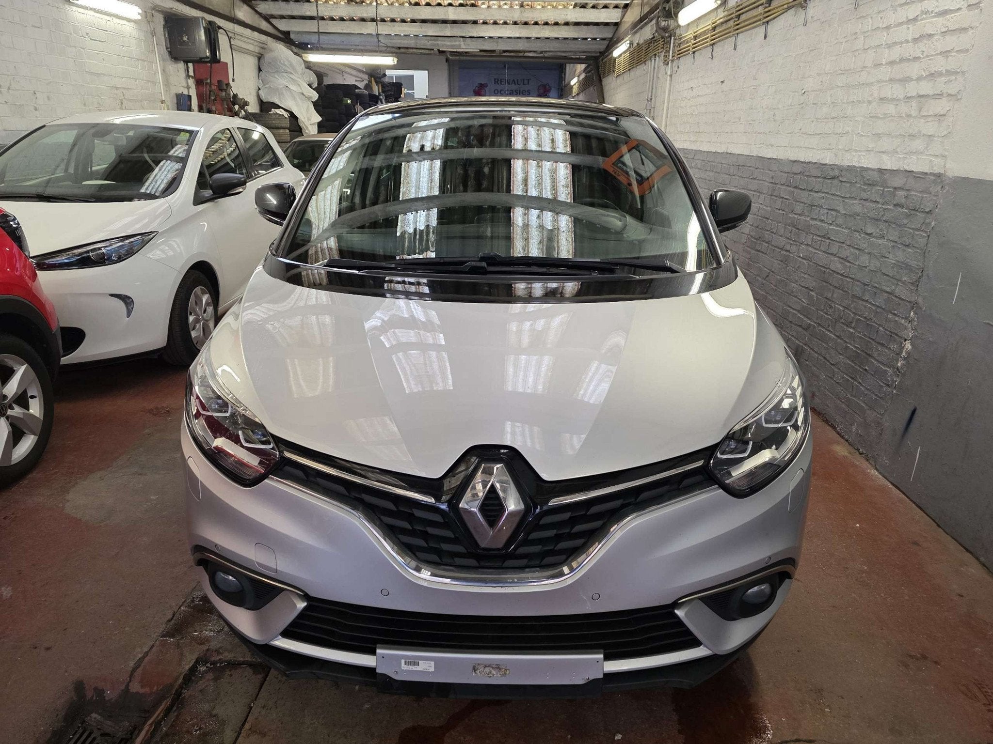 Renault Scénic ENERGY TCe 140 BOSE EDITION (bj 2018), Gebruikt, 4 cilinders, 1330 cc, Bedrijf