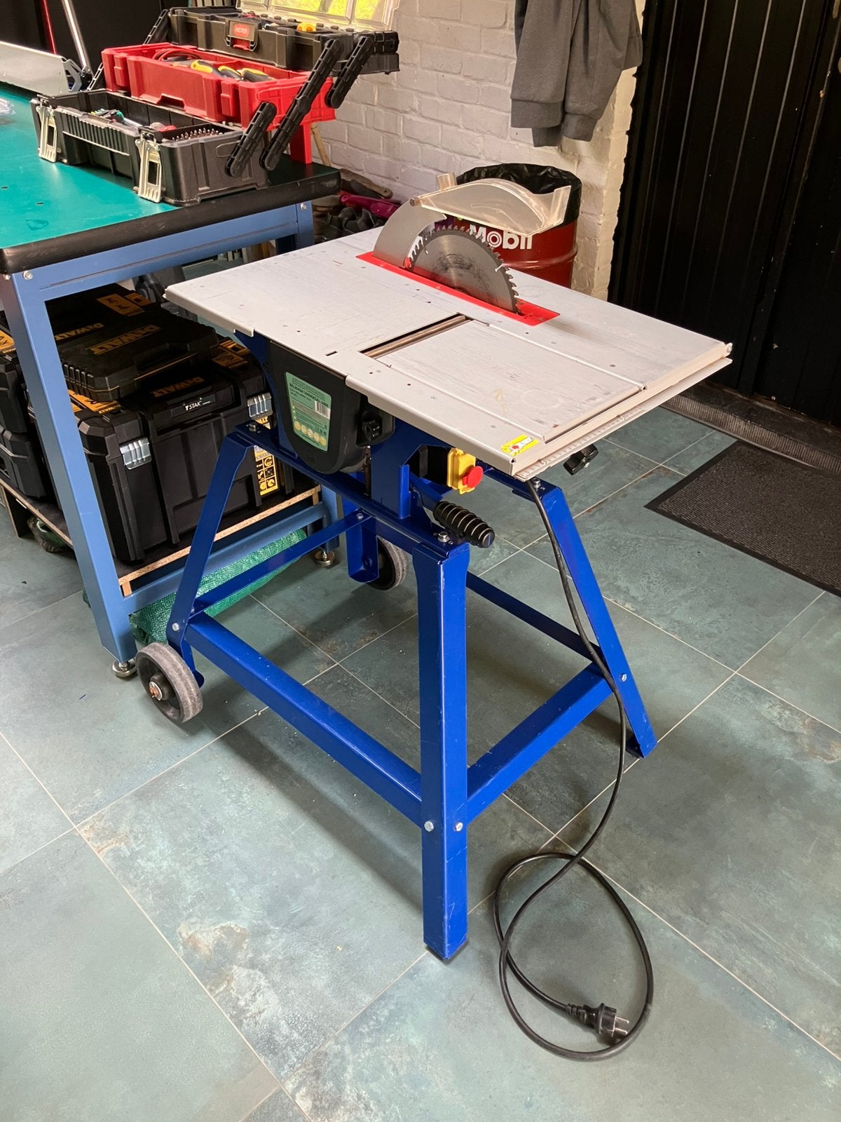 Belmash universal tafelzaag/schaafmachine incl extra zagen, Doe-het-zelf en Bouw, Ophalen, Gebruikt, Cirkelzaag, 70 mm of meer