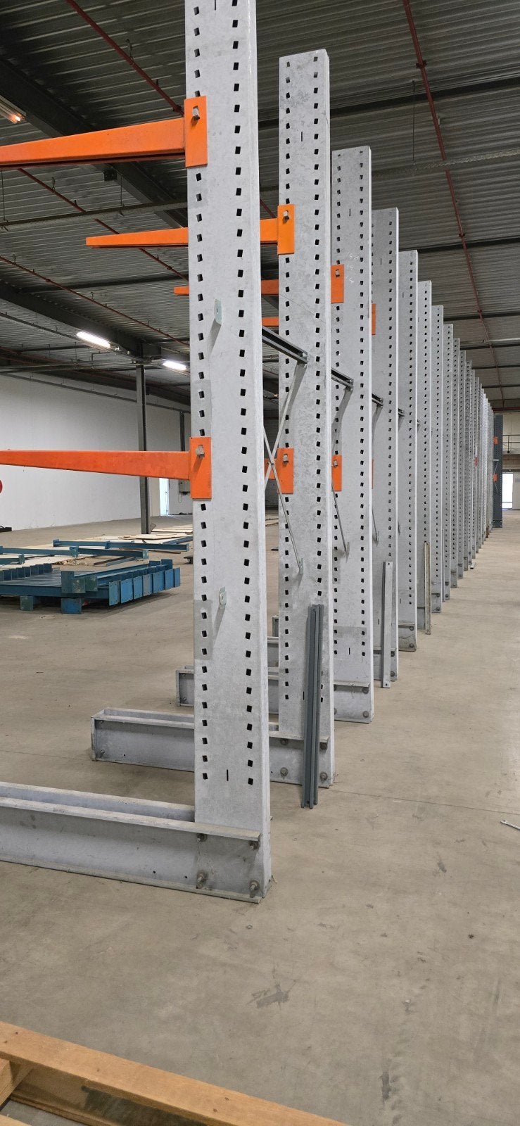 38 Meter draagarmstellingen galva. Arm 120cm, kolom 395cm., Doe-het-zelf en Bouw, Metalen, Ophalen, Gebruikt, IJzer