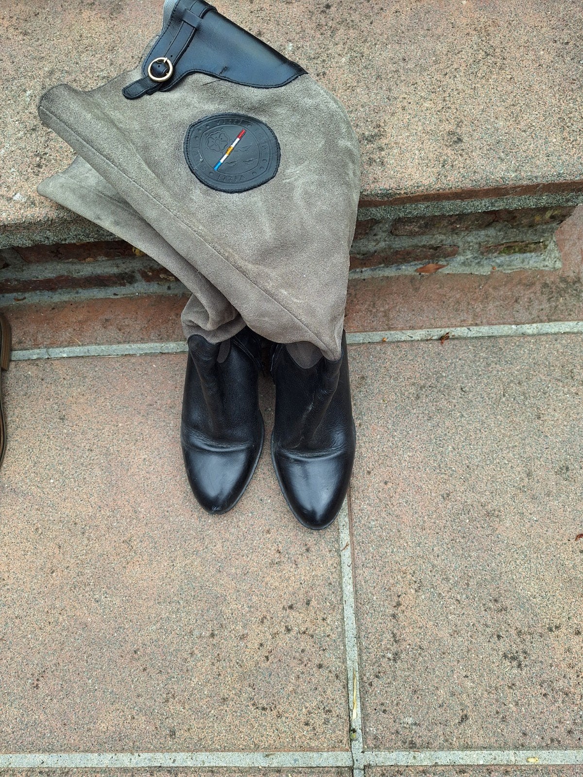 bottes hautes taille 39 en cuir/gris nubuck et noir, b, Comme neuf, Enlèvement, Bottes hautes, Noir