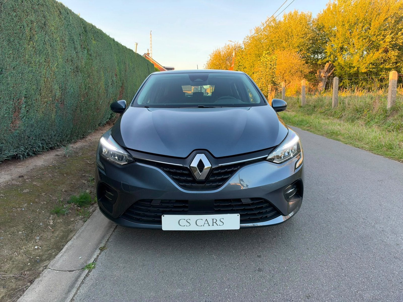 Renault Clio | 19.000km | Navigatie | Led | Benzine | 1ste, Auto's, Voorwielaandrijving, Dealer onderhouden, Stof, Lane Keeping Assist