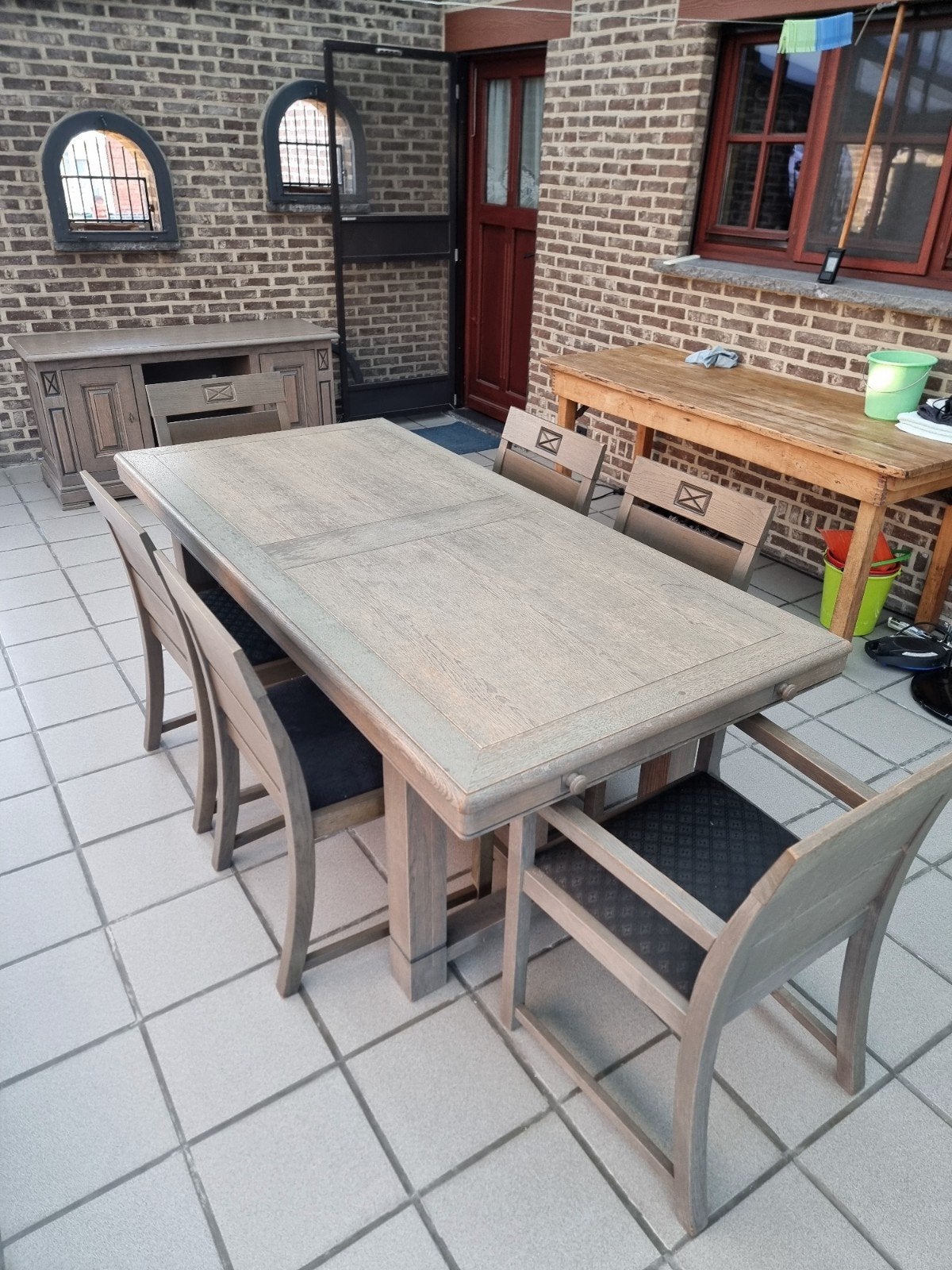 Massief eiken tafel + stoelen + (TV)meubel te koop, Enlèvement