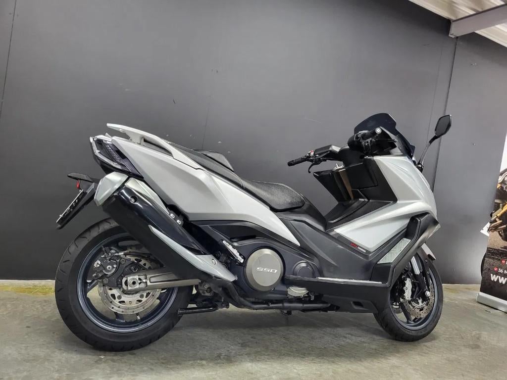 Kymco AK 550 comfortabele en krachtige maxiscooter - foto 3