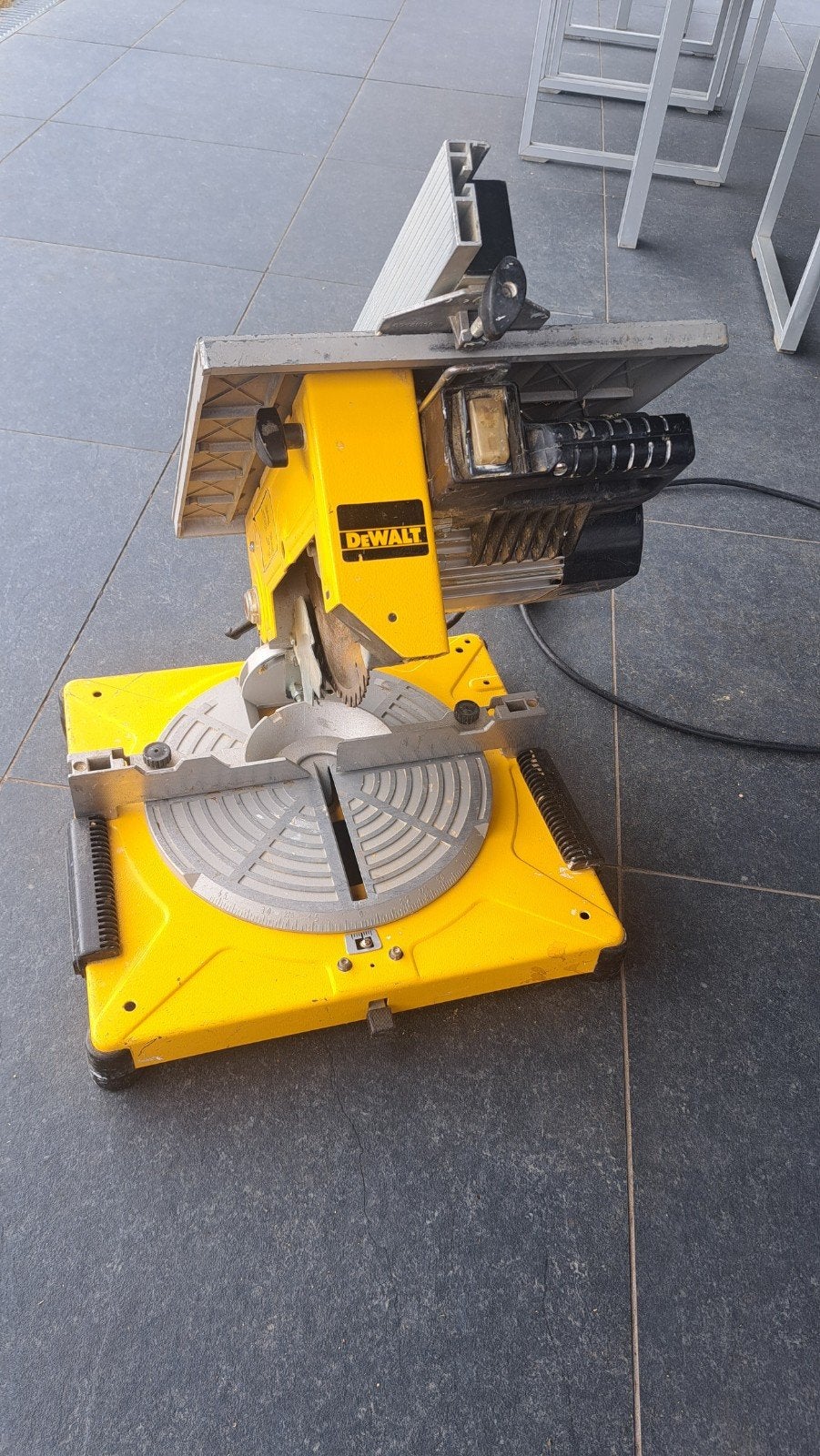 Dewalt tafelzaag, Doe-het-zelf en Bouw, Ophalen, Afkortzaag