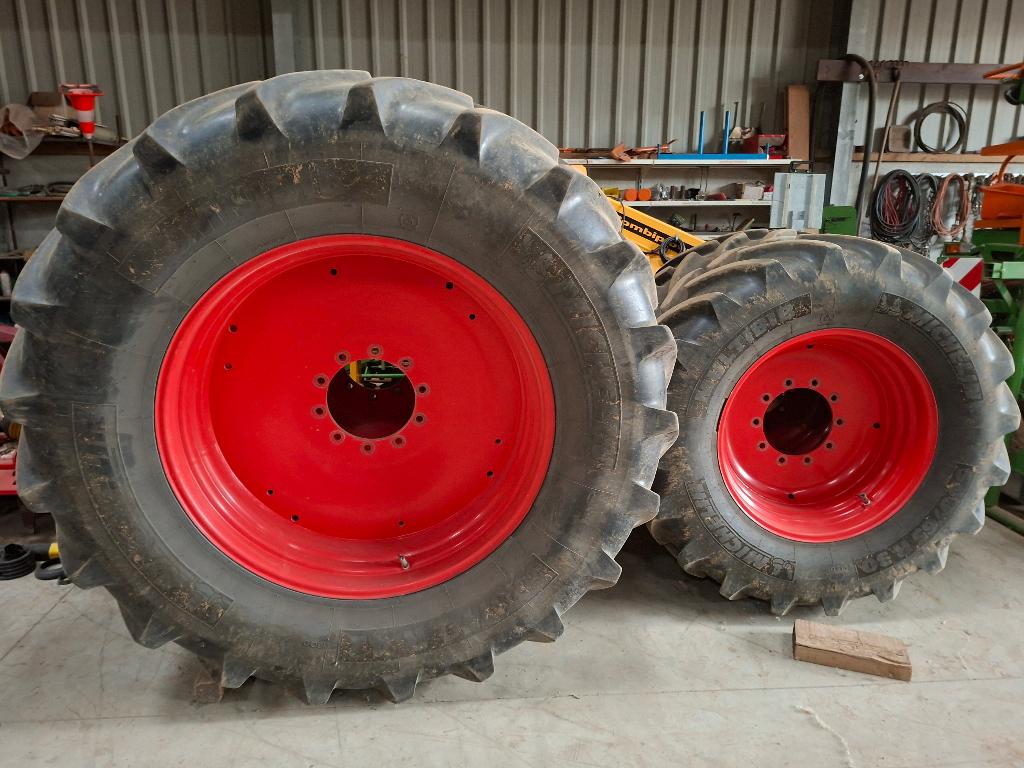 Roues fendt 820, Ophalen
