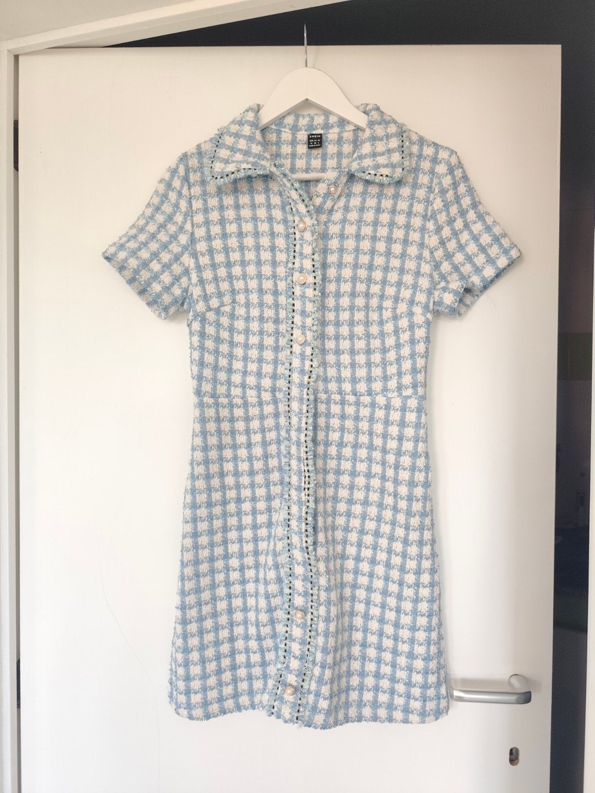Jolie robe chic d'été à carreaux avec bouton bijou . T. S, Enlèvement ou Envoi, Comme neuf, SHEIN, Bleu