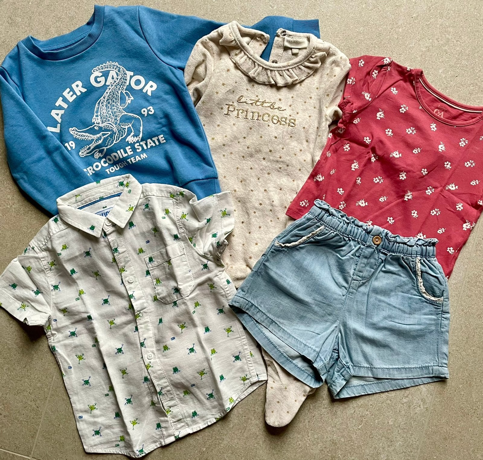 Baby- en kinderkledij om in te snuisteren, Kinderen en Baby's, Babykleding | Overige, Ophalen, Gebruikt
