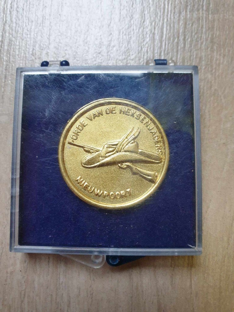 Carnaval medaille Nieuwpoort Orde van de heksenjagers, Postzegels en Munten, Penningen en Medailles, Ophalen of Verzenden