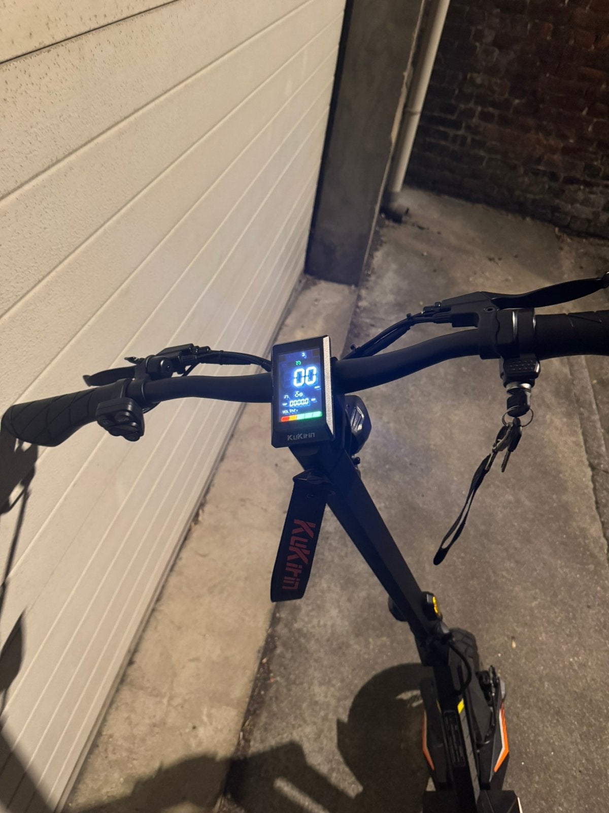 Kukirin T3, Fietsen en Brommers, Ophalen, Gebruikt, 30 tot 50 km per accu