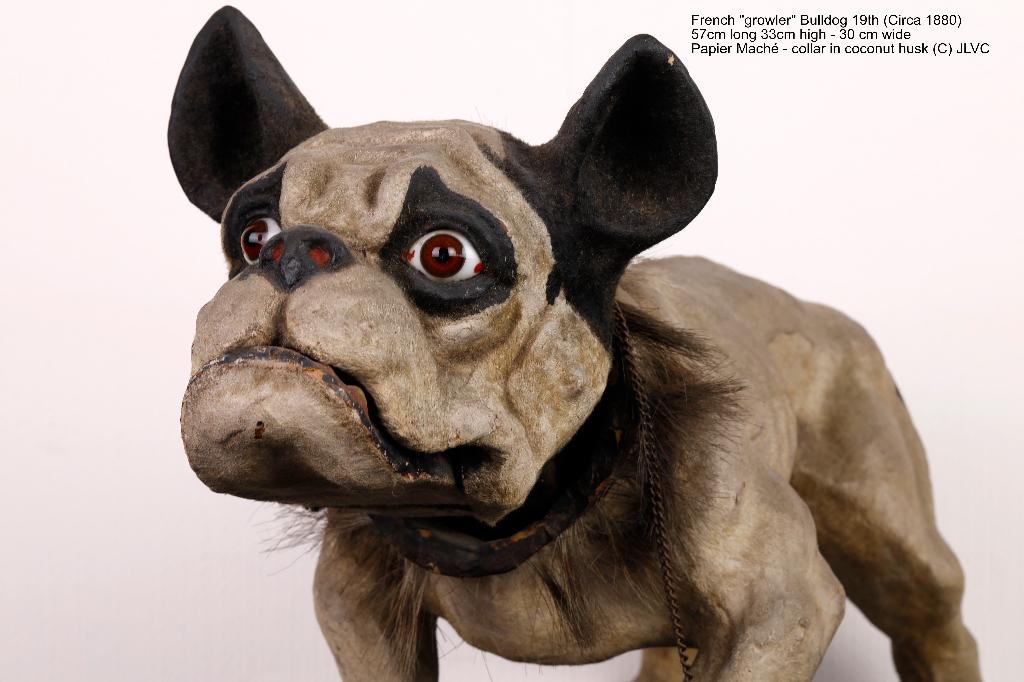 French Bulldog papier-maché 19e antiek automaatspeelgoed, Antiek en Kunst, Curiosa en Brocante, Ophalen