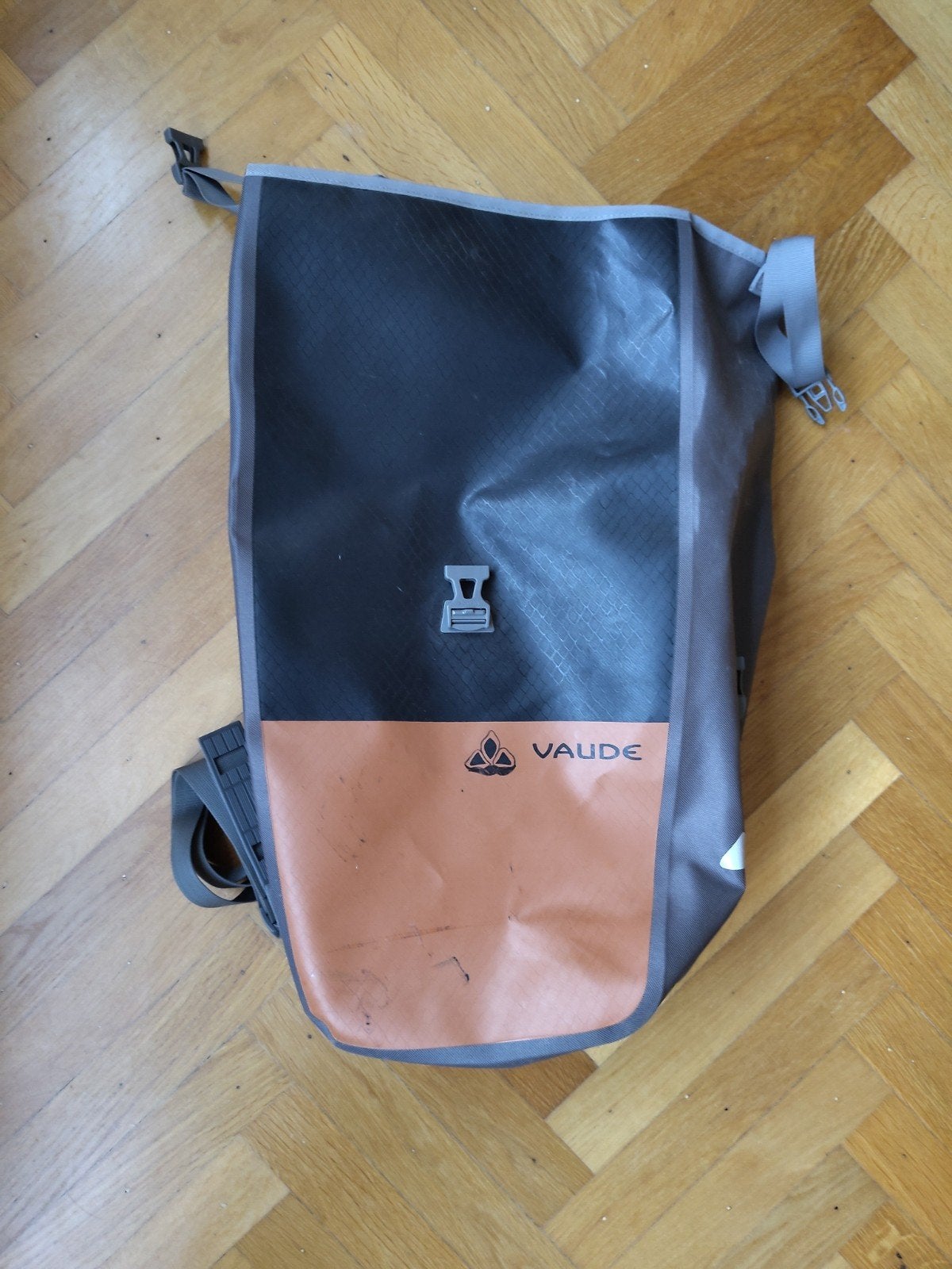 Sacoche de vélo VAUDE Aquaback 24L avec sangle, Vélos & Vélomoteurs, Enlèvement ou Envoi, Utilisé, Vaude