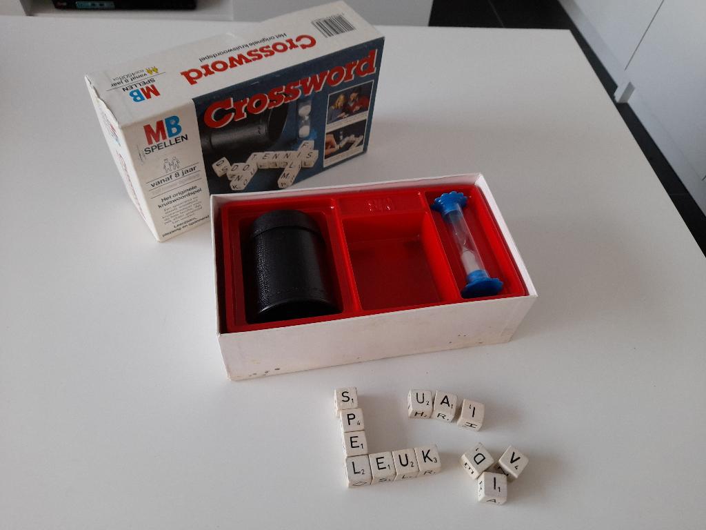 Spel: "Crossword", Hobby en Vrije tijd, Gezelschapsspellen | Overige, Ophalen of Verzenden