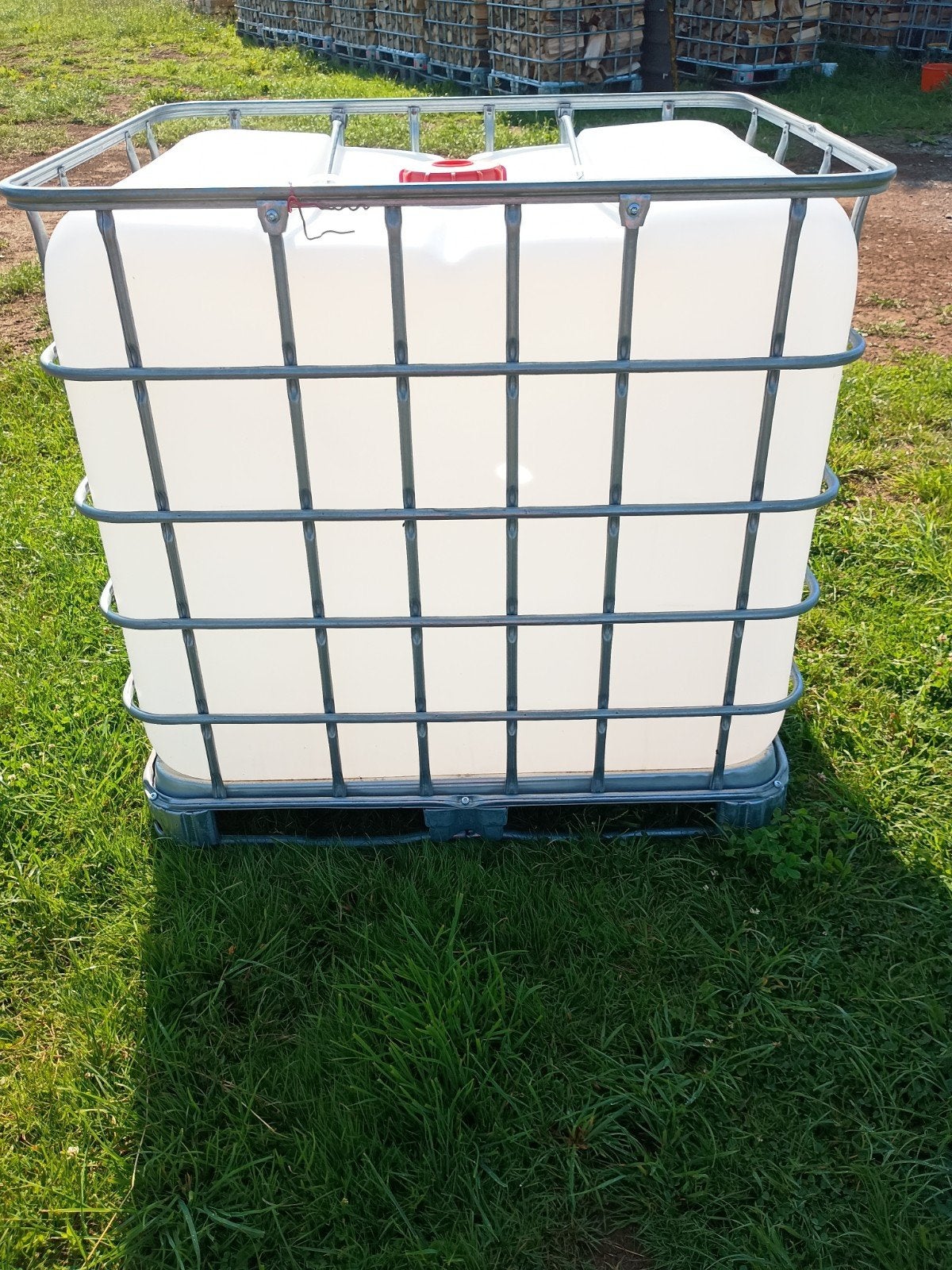 Citerne à Eau de Pluie 1000 Litres ALIMENTAIRE ( État Neuf ), 150 litres ou plus, Comme neuf, Synthétique, Avec robinet