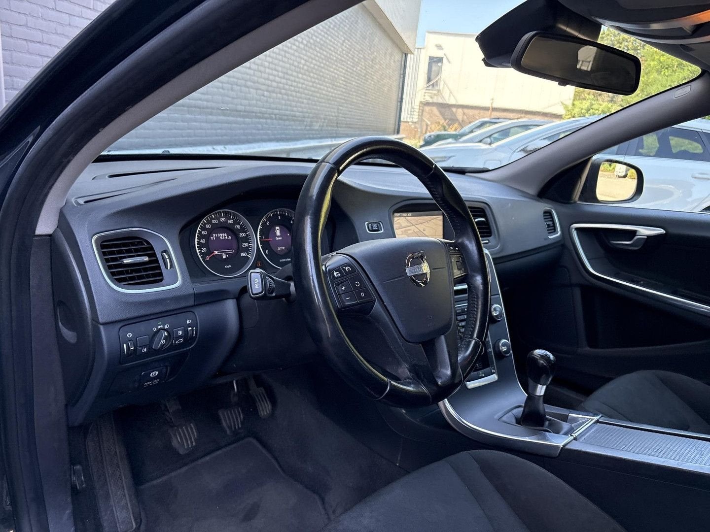 Volvo V60 2.0 D3 Kinetic | Climate | Cruise | Navi | PDC | A, Auto's, Volvo, Zwart, Zilver of Grijs, Te koop, Traction-control