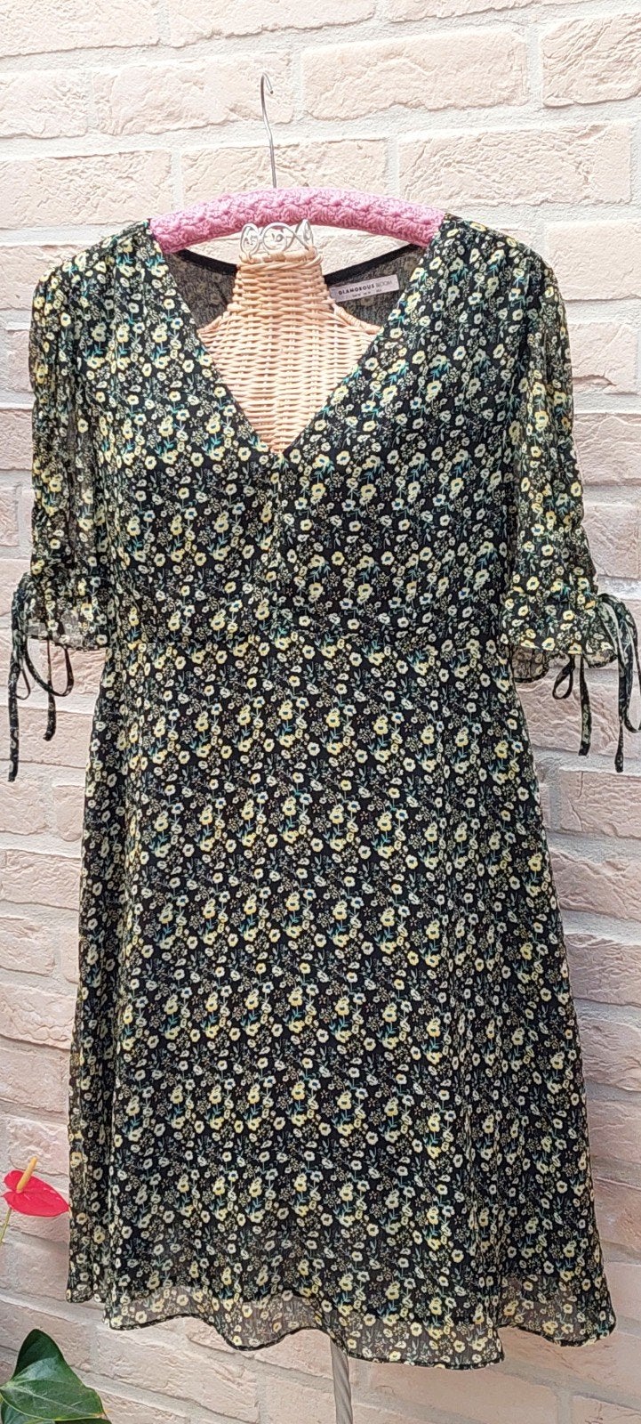 kleedje maat m glamorous gevoerd fijn stofje, Vêtements | Femmes, Robes, Taille 38/40 (M), Enlèvement ou Envoi, Autres couleurs