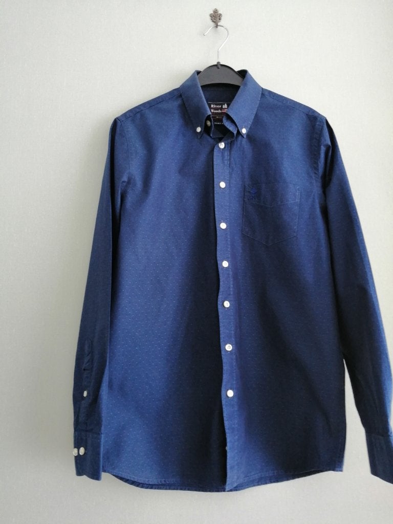 jolie chemise River Woods bleu foncé taille S, Vêtements | Hommes, Chemises, Enlèvement ou Envoi, Riverwoods, Tour de cou 38 (S) ou plus petit