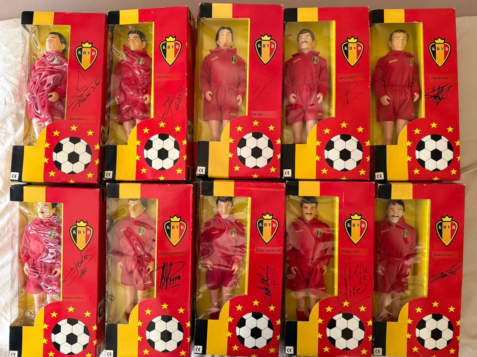 17 poppen rode duivels usa 94 deel gesigneerd, Collections, Articles de Sport & Football, Comme neuf, Statue ou Poupée, Enlèvement ou Envoi