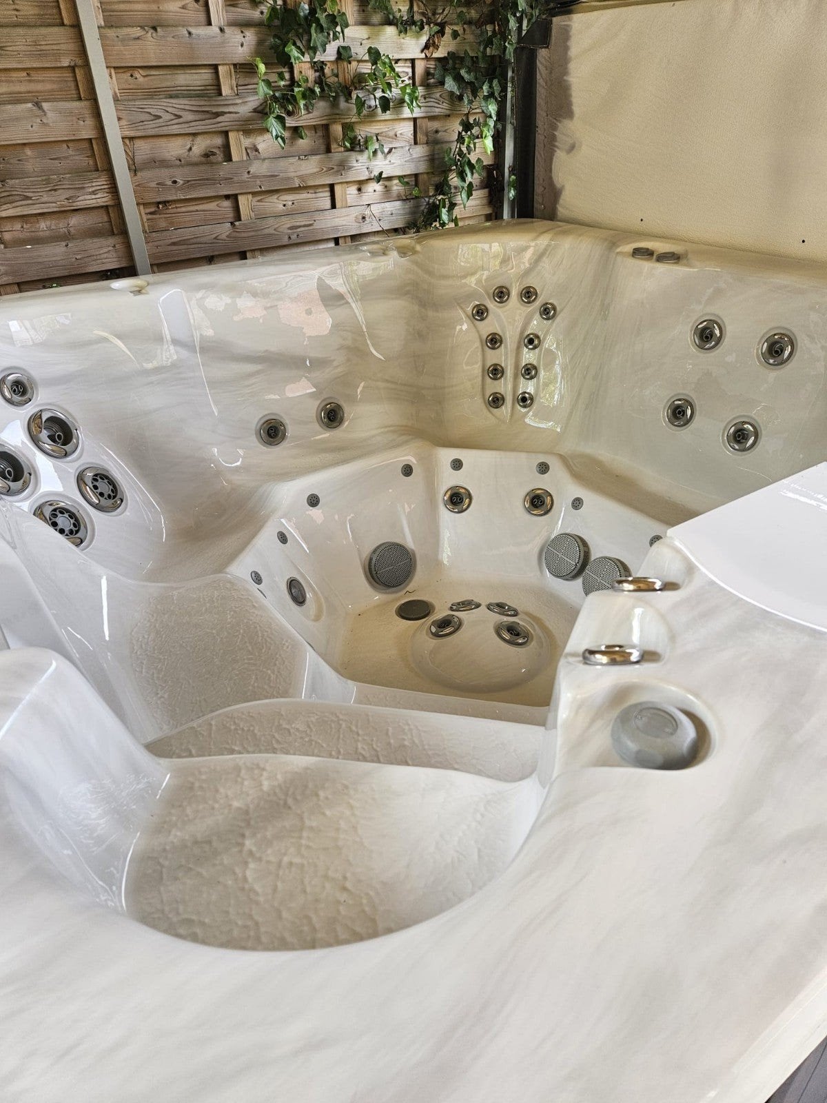 jacuzzi gratis geleverd geplaatst, Verzenden