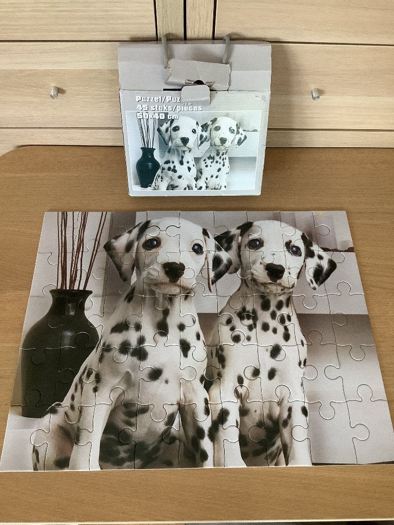 Puzzle 45 pièces Les dalmatiens, Enlèvement ou Envoi, 10 à 50 pièces, Utilisé, 2 à 4 ans