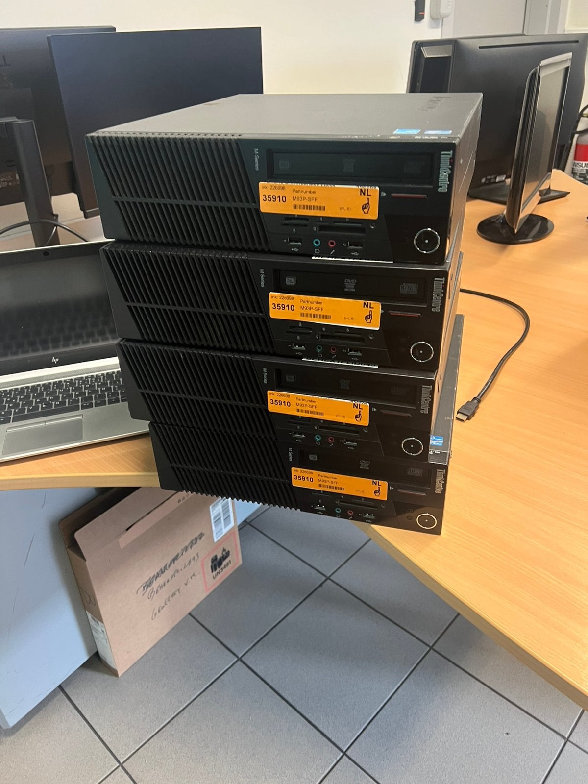 Partij van 4x Lenovo ThinkCentre M93p SFF Computers, Computers en Software, Noodvoedingen (UPS), Ophalen, Zo goed als nieuw