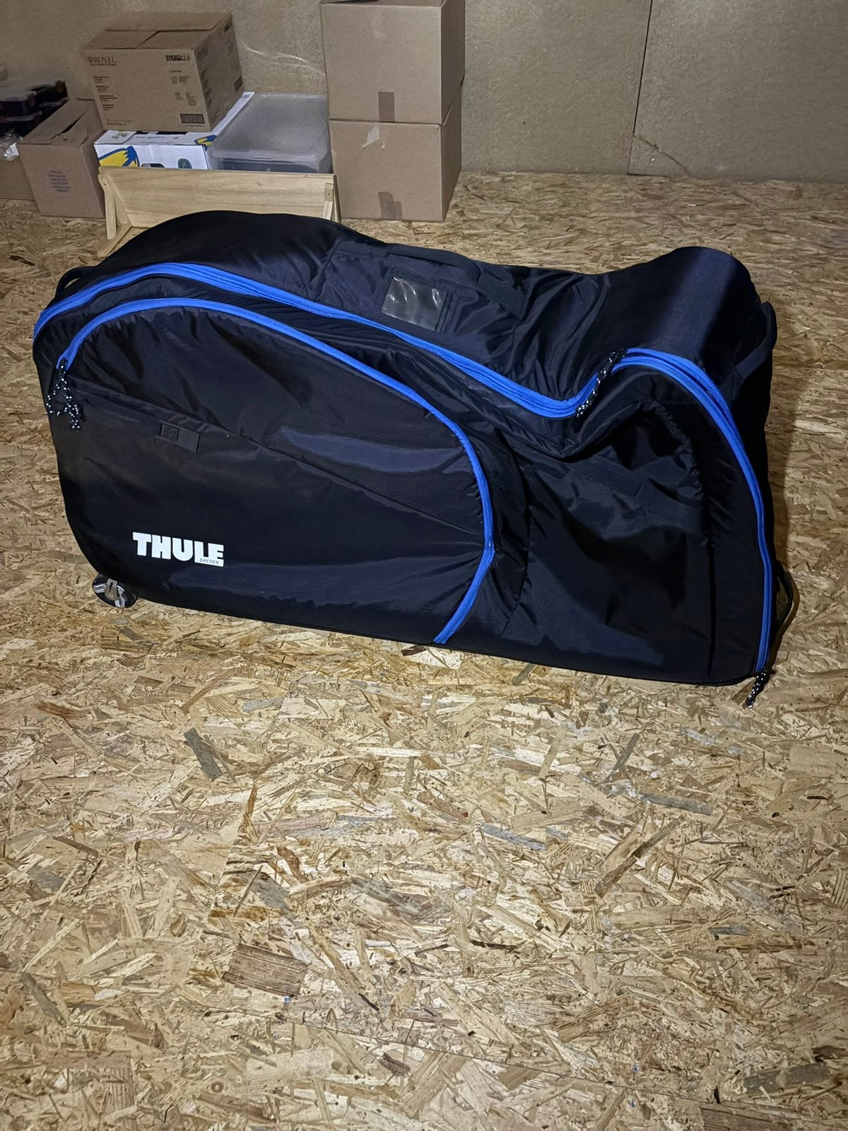 Fiets koffer thule te huur, Ophalen, Zo goed als nieuw