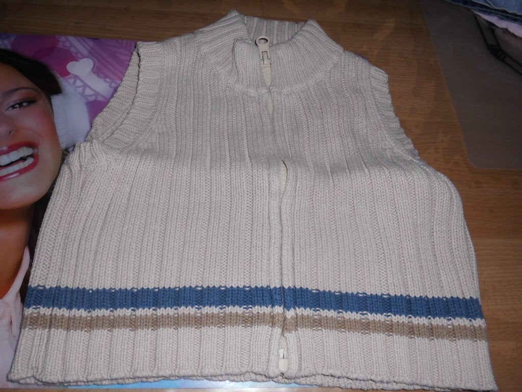 beige gilé 68, Kinderen en Baby's, Babykleding | Maat 68, Ophalen of Verzenden, Zo goed als nieuw, Jongetje, Truitje of Vestje