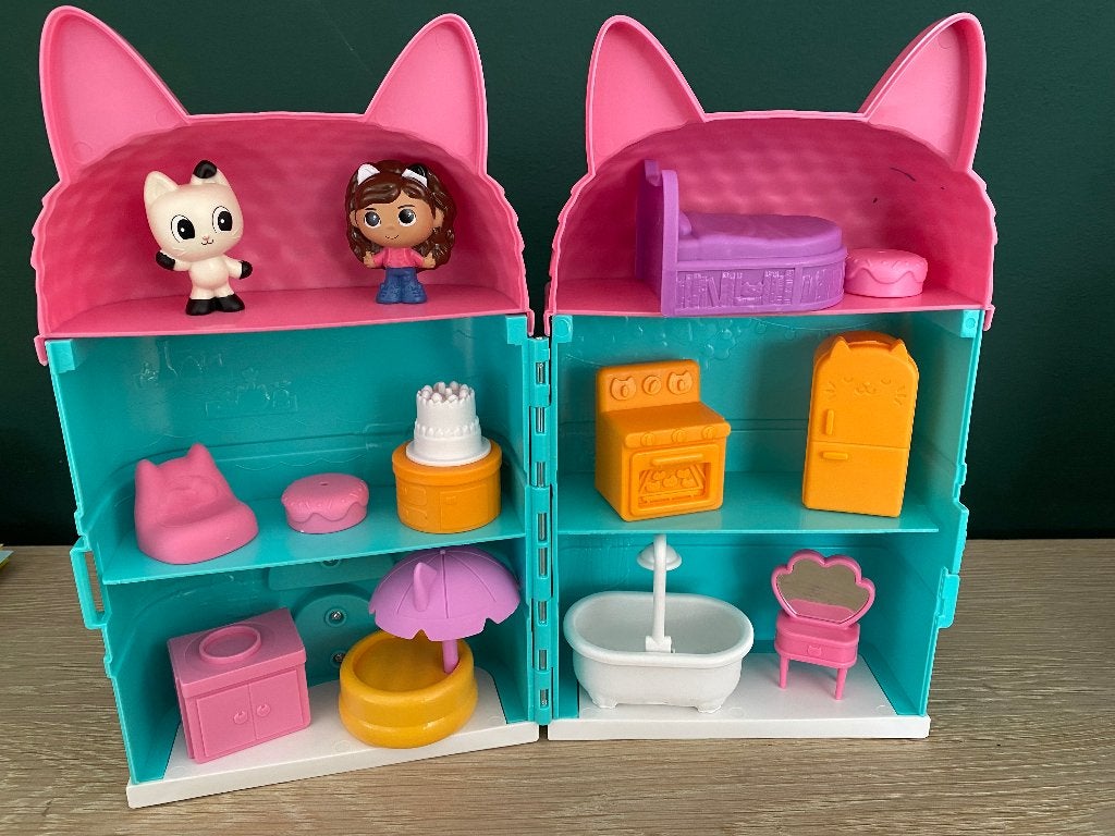 Cabbys dollhouse, Enlèvement, Utilisé, Fille