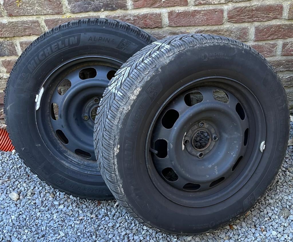 🛞 4 Jantes en tôle + Pneus hiver 215 65 16 Peugeot 2008 II, 16 pouces, Véhicule de tourisme, Pneu(s), Enlèvement